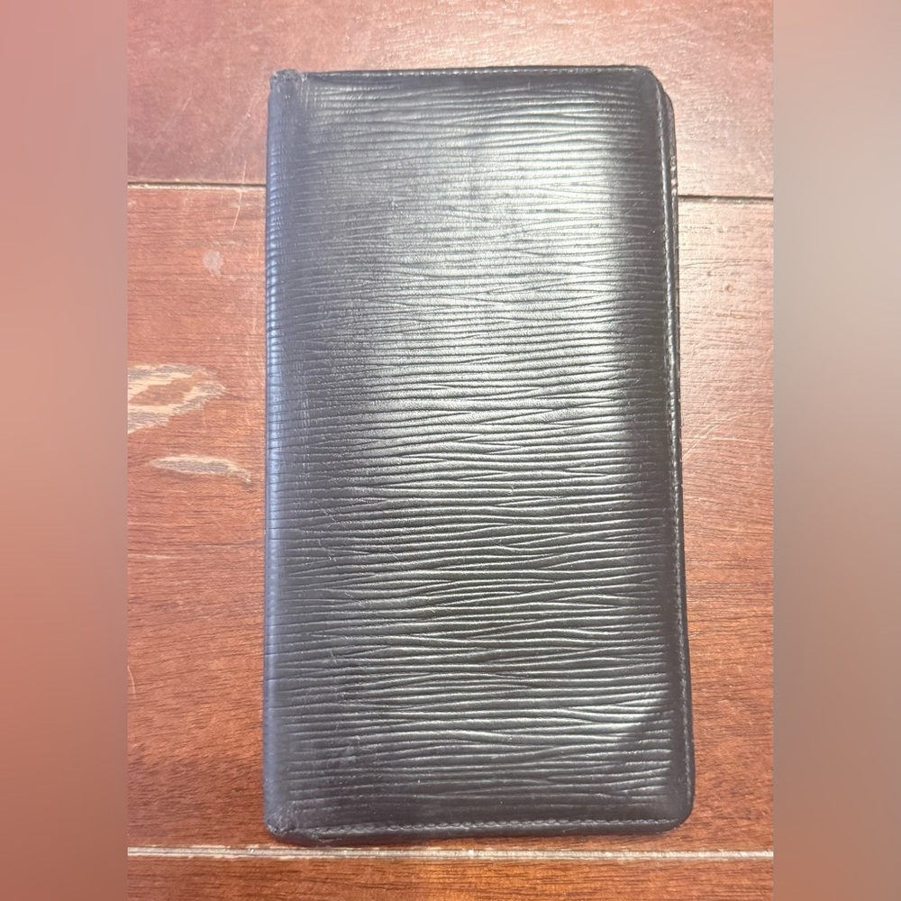 Louis Vuitton Epi Leather Bilfold Wallet